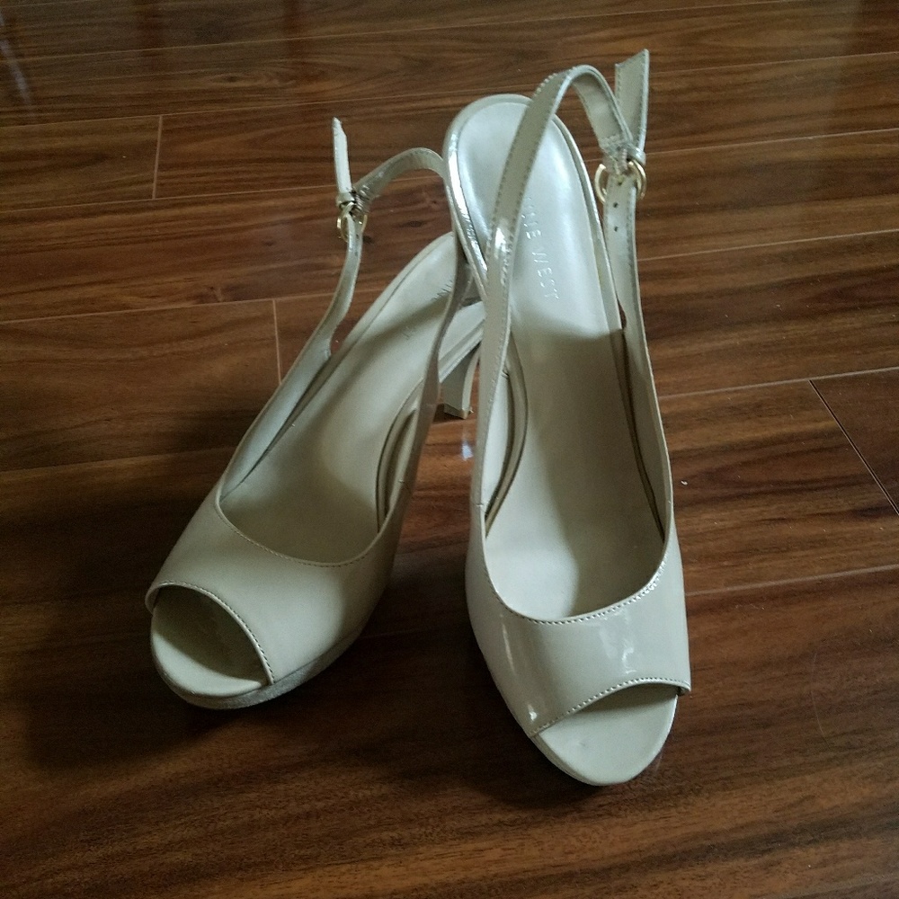 Nine West Nude Slingbacks